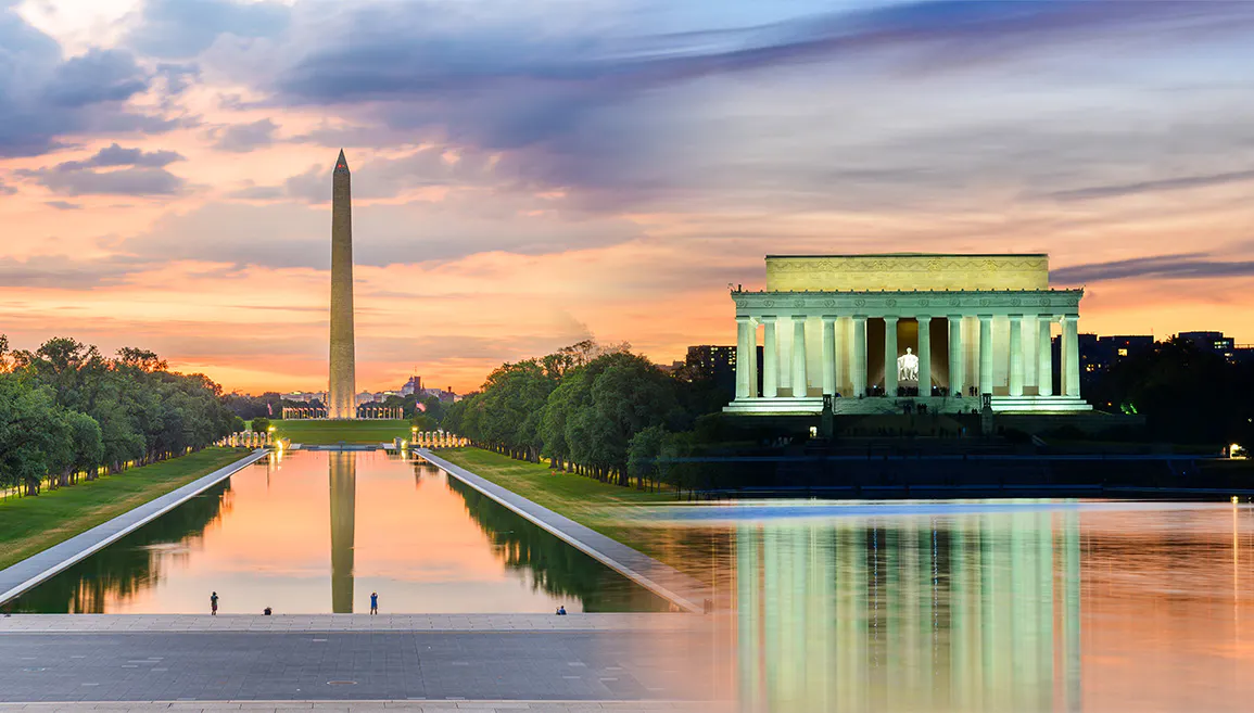 The Washington Monument and the Lincoln Memorial at sunset